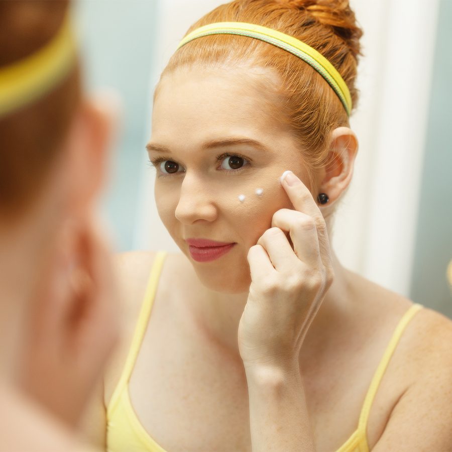 Campania Ingrijirea tenului pe perioada rece, cu produsele cosmetice Apidava